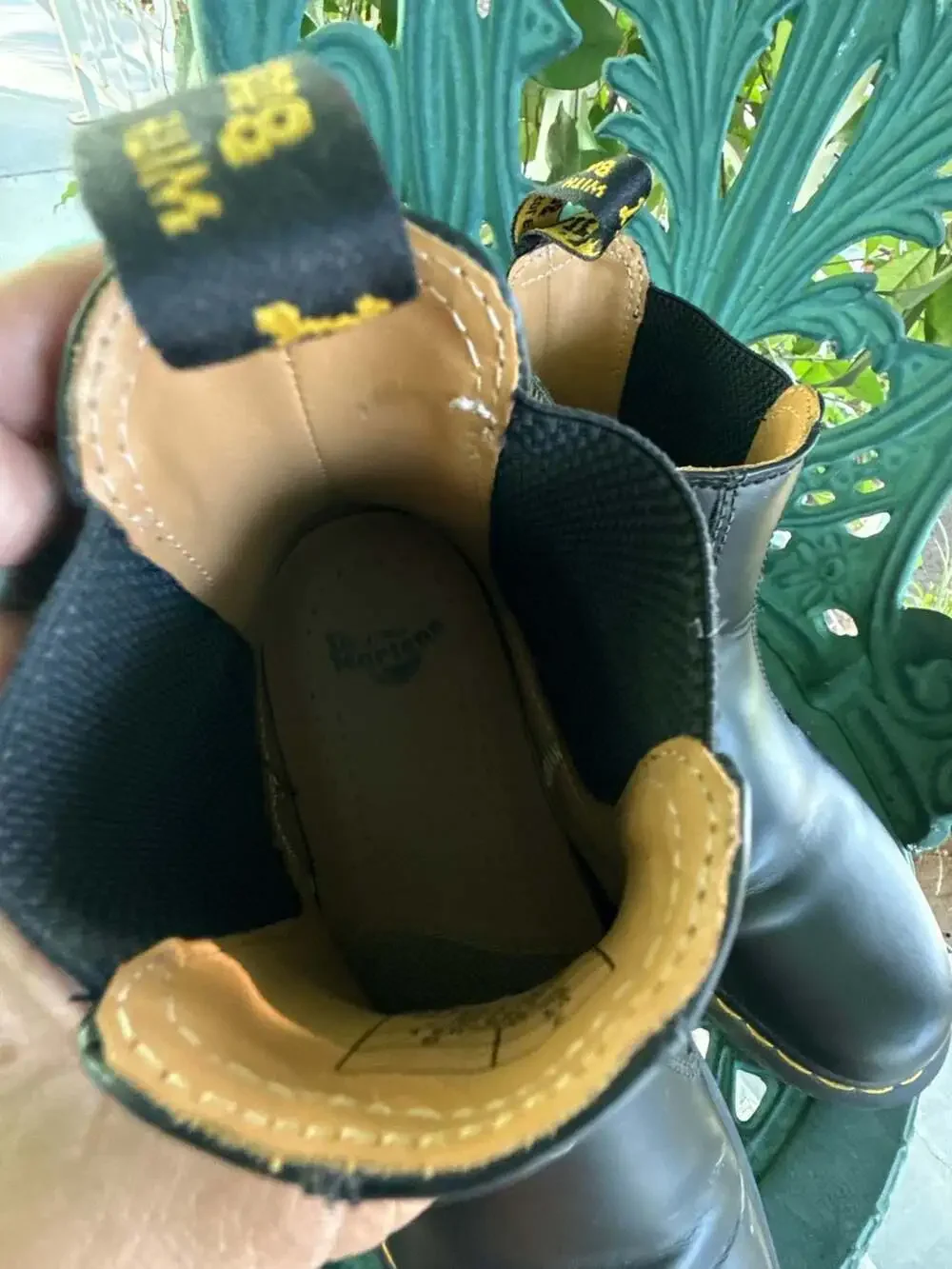 Dr. Martens 2976 Yellow Stitch Smooth Leather Chelsea Goth Grunge